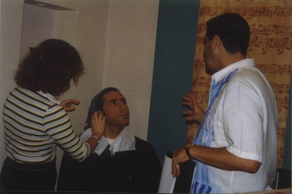 Fernando Ramos en maquillaje en el Misin.jpg